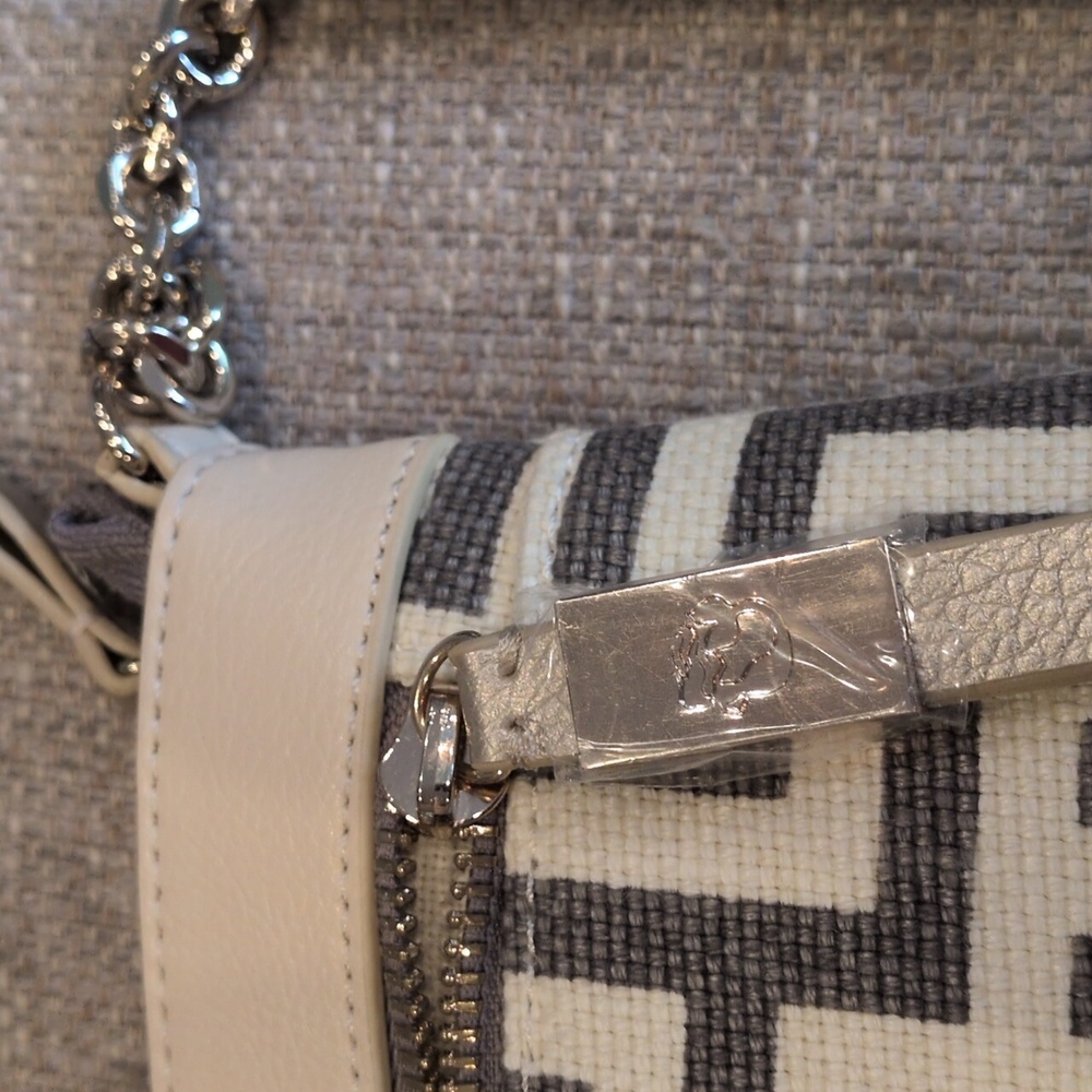 Spartina 449 De Renne East West Hipster Cream and Gray Crossbody Bag - Picture 12 of 14